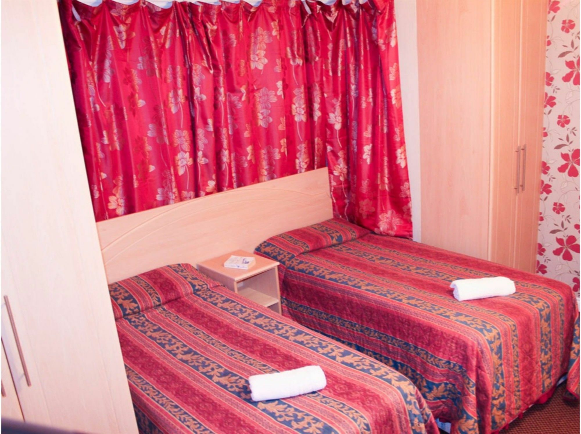 Lampton Guest House Hounslow Exterior foto